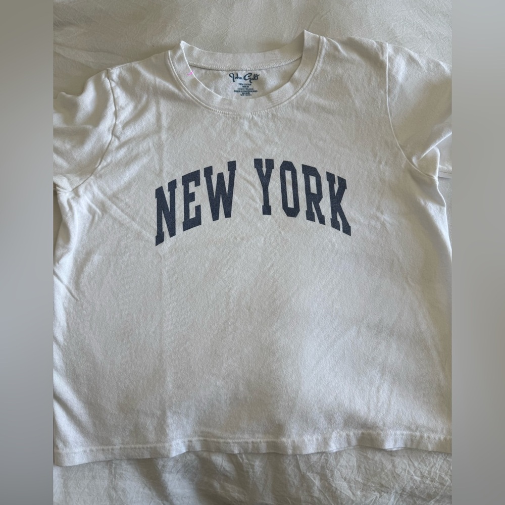 Brandy Melville Baby Tee “New York” White Graphic Women’s T Shirt